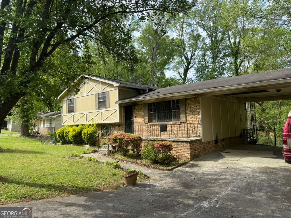 8833 Ashwood Drive Property Photo 2