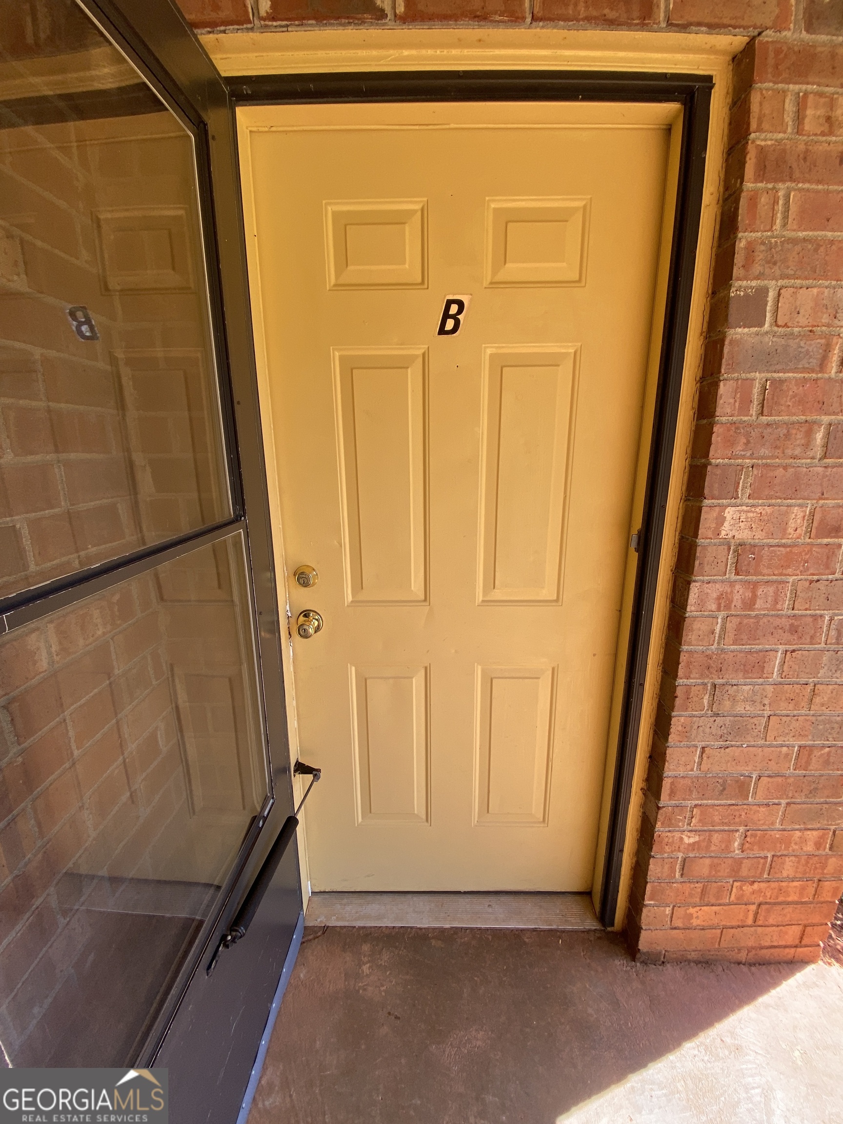 129 Tanglewood Drive # B Property Photo 5