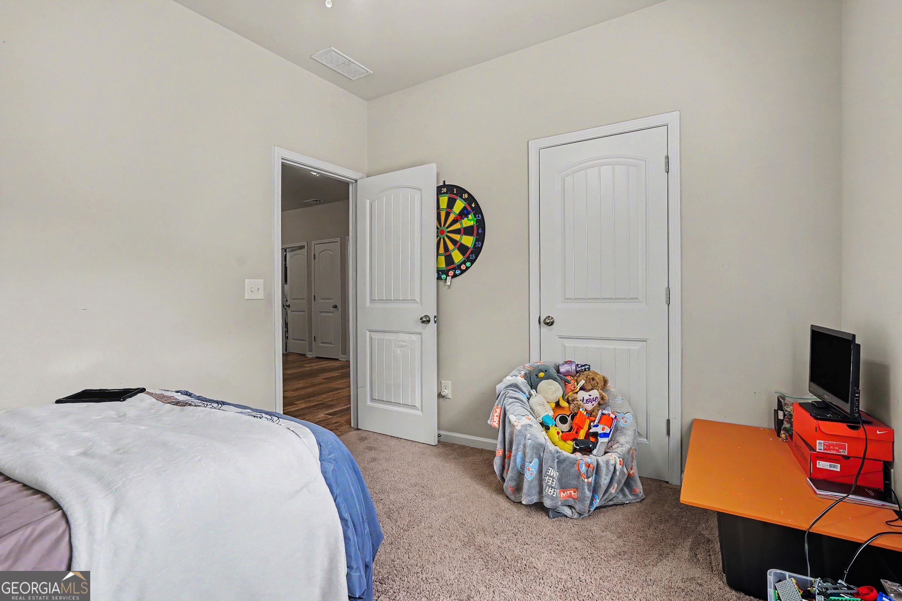 585 Country Ridge Drive Property Photo 20