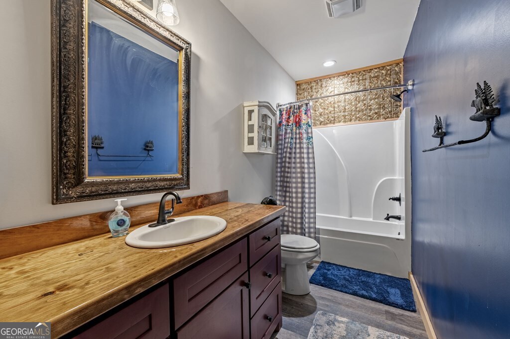 490 Walnut Hills Drive Property Photo 27