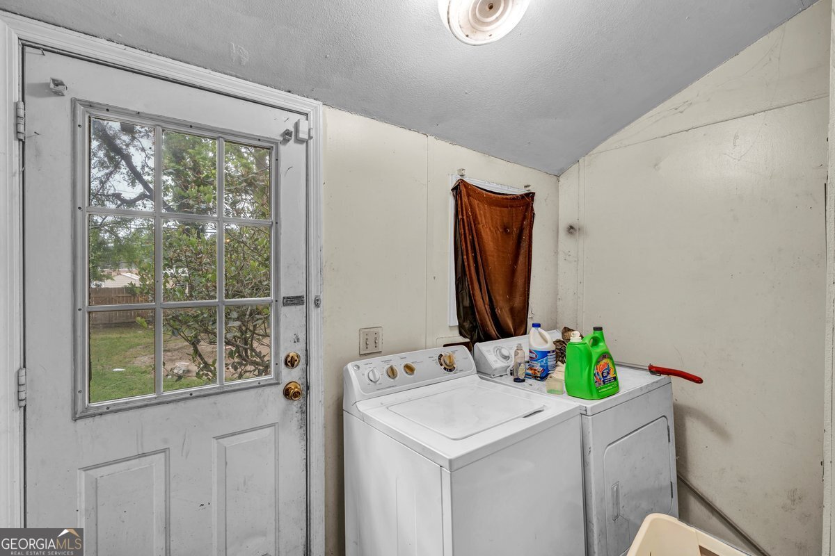 610 E 15th Avenue Property Photo 9