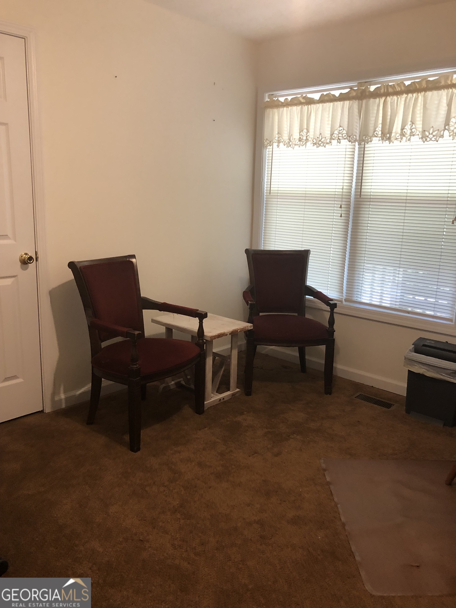 1744 Campbell Road Property Photo 12