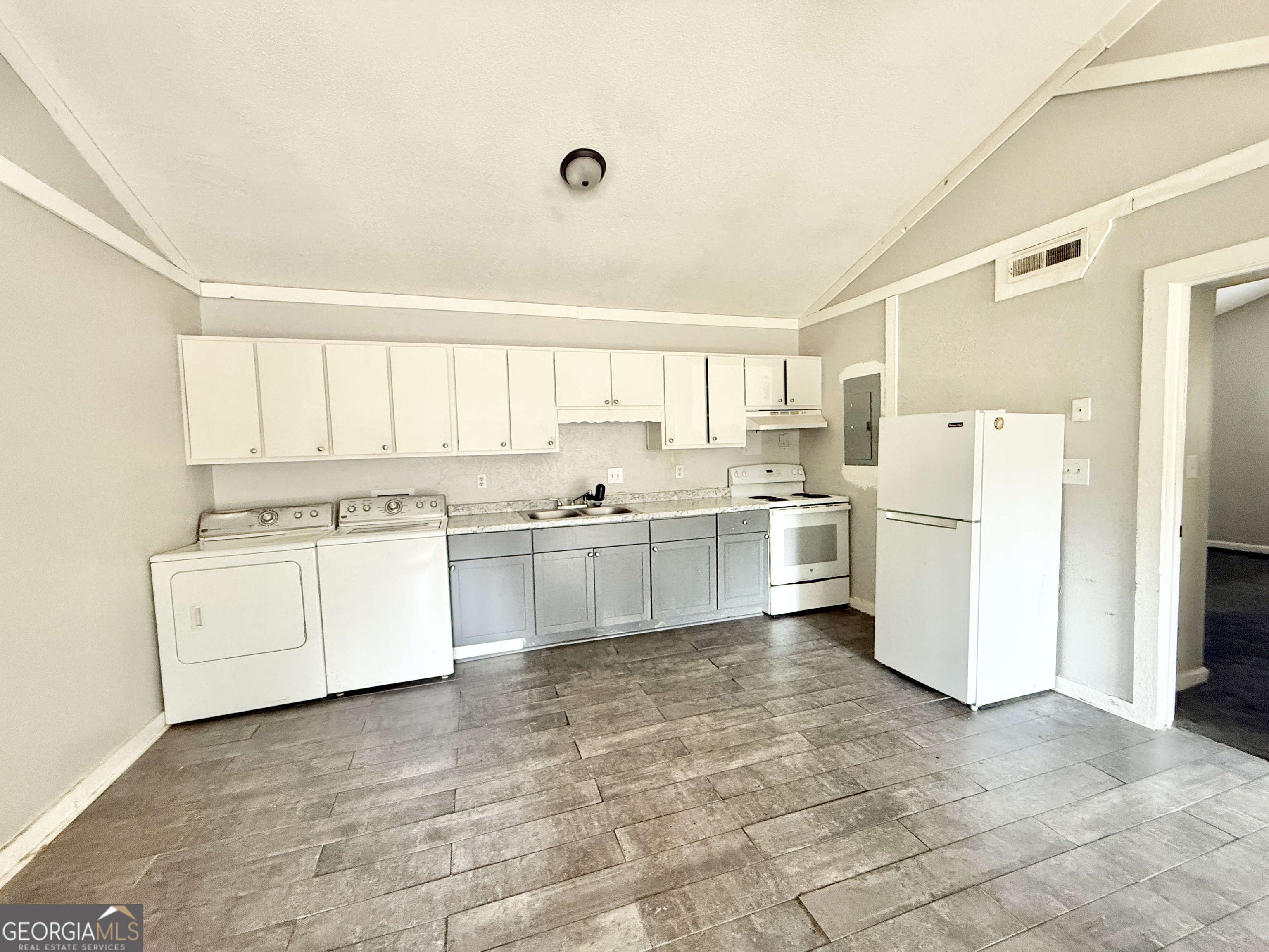 4701 Flat Shoals Road Property Photo 5