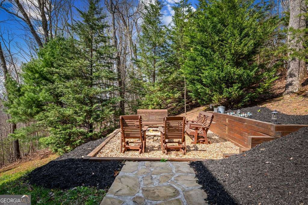 602 Overlook Drive Property Photo 6