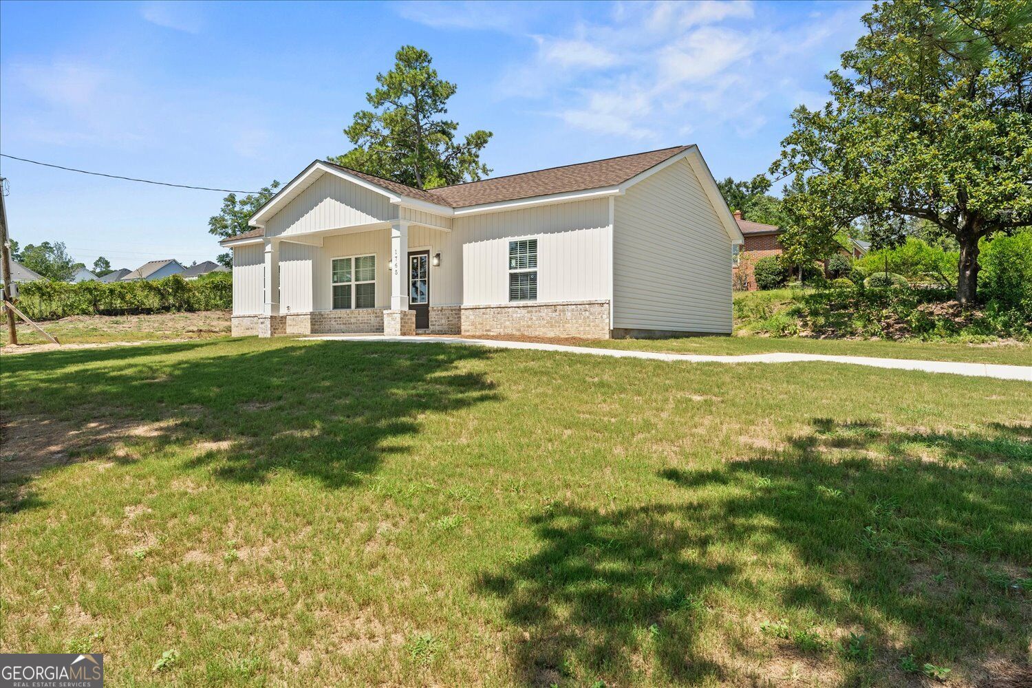 1765 Wycliffe Street Property Photo 2