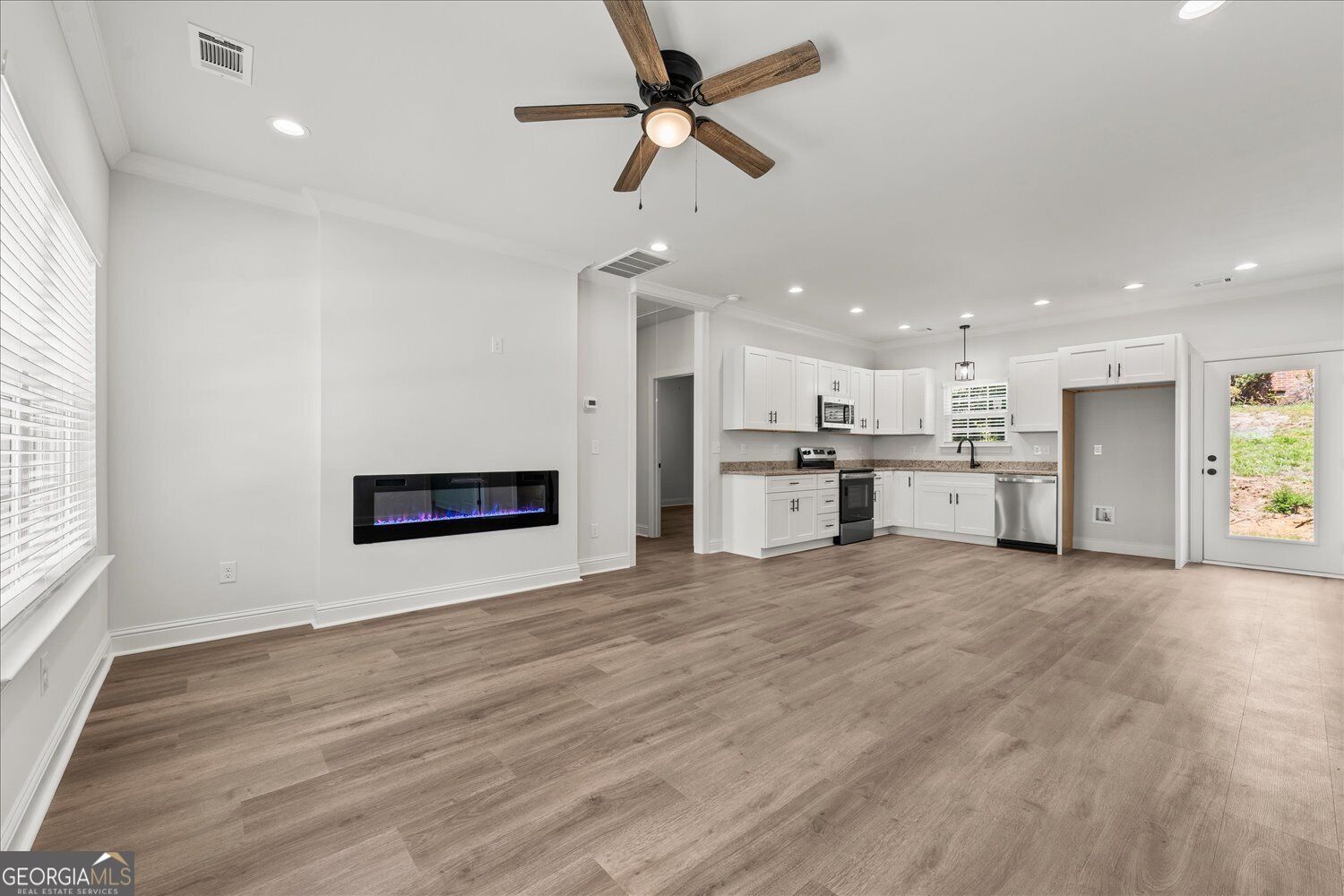 1765 Wycliffe Street Property Photo 3