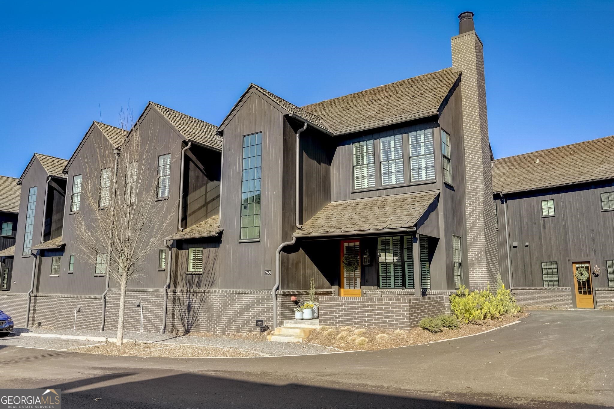 265 2nd Street Property Photo 1