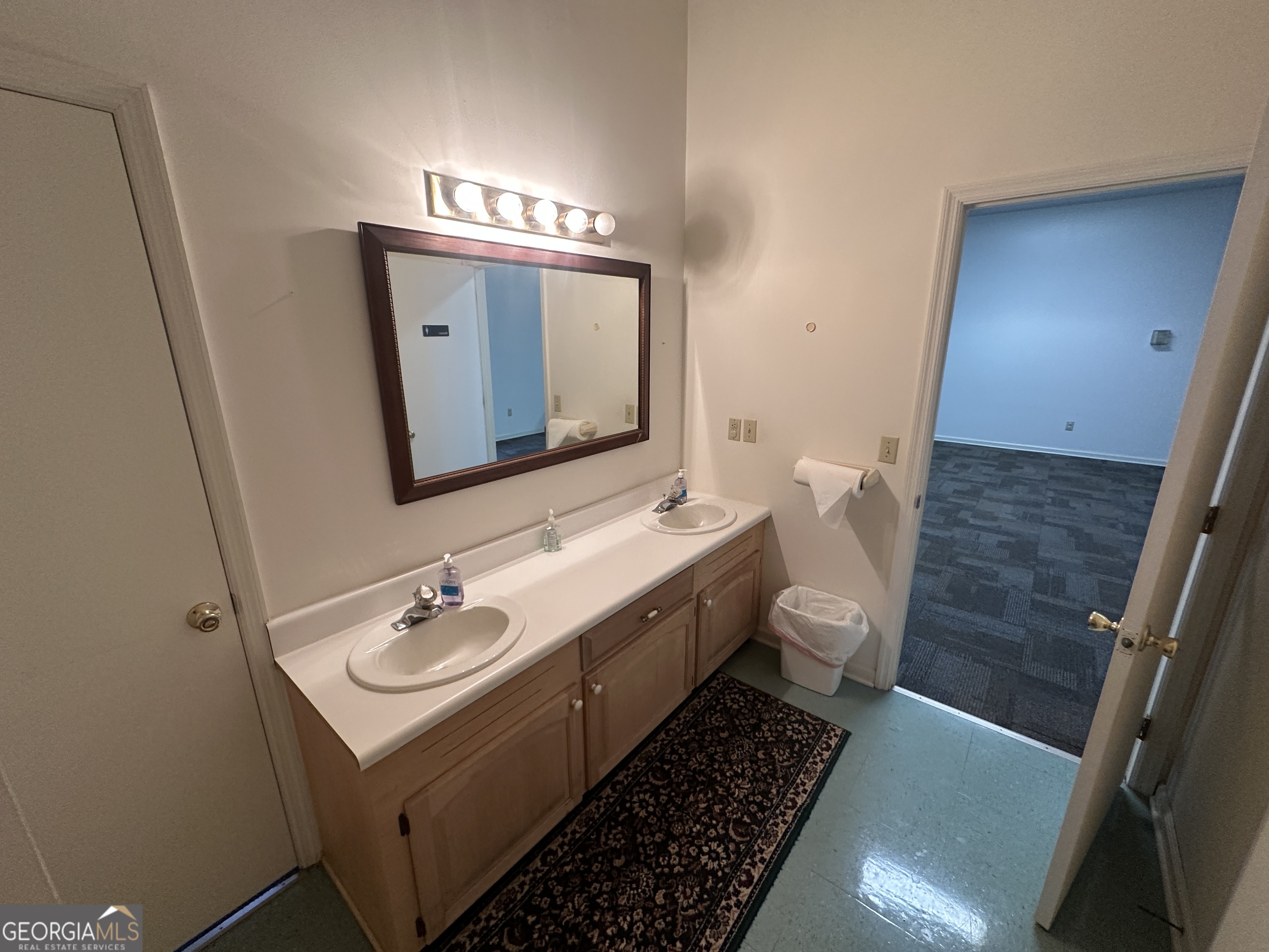 1451 Savannah Highway Property Photo 15