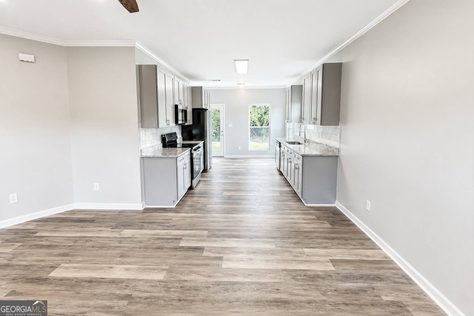 7 Green Road Property Photo 5