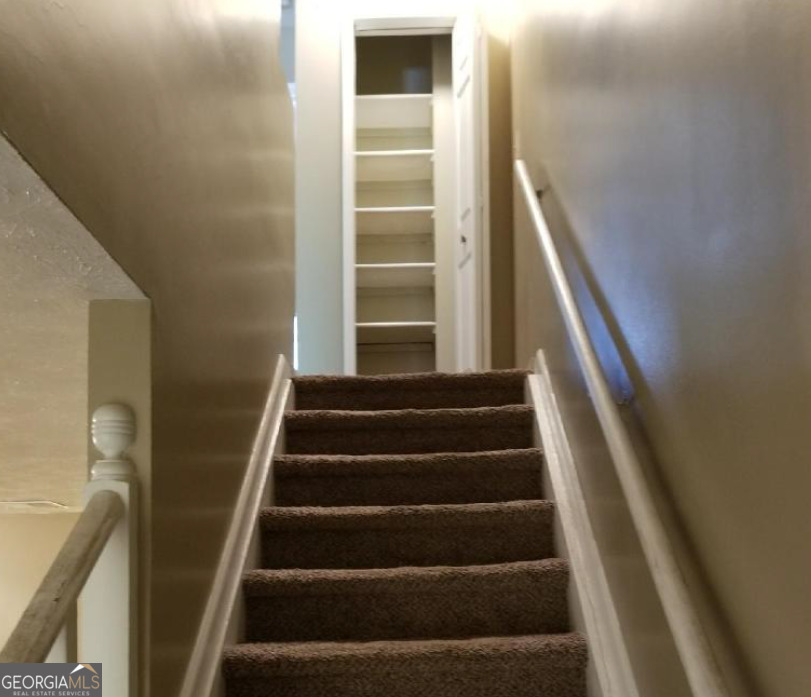 1022 Thornwoode Lane Property Photo 4