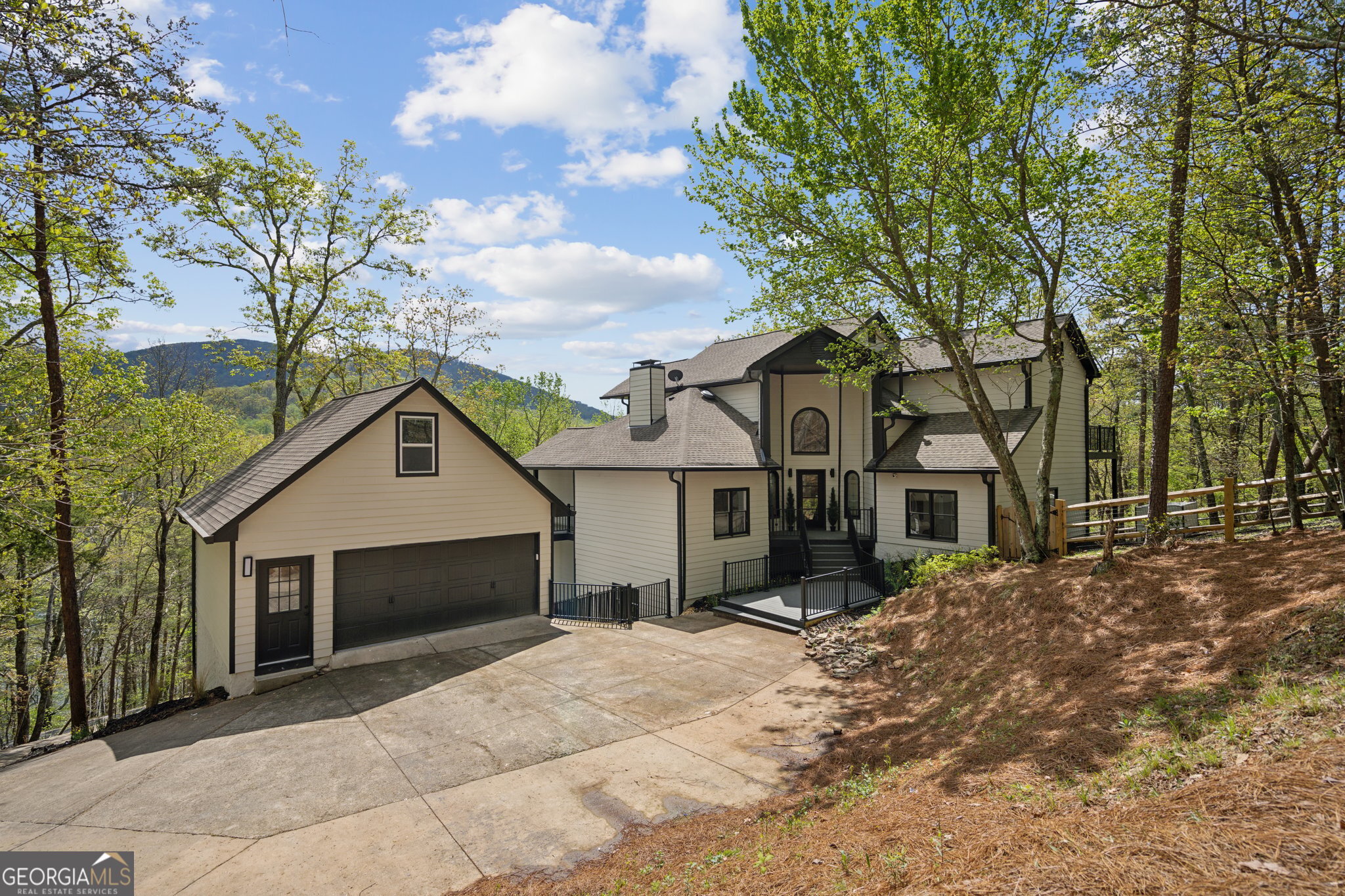 2020 Tamarack Drive Property Photo 1