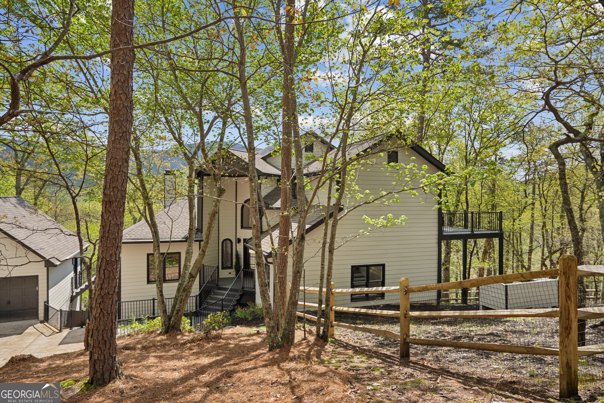 2020 Tamarack Drive Property Photo 2