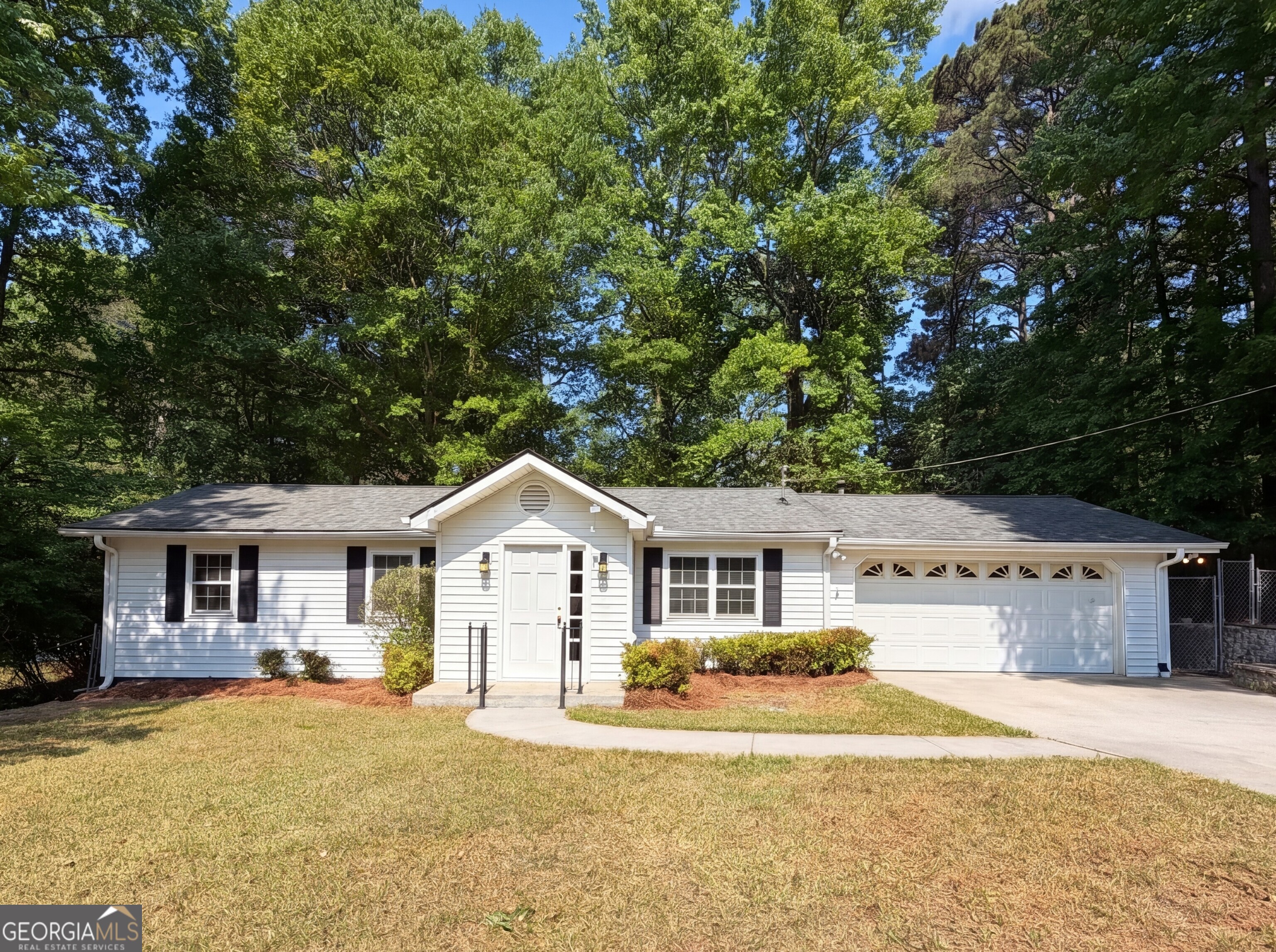 601 Kingston Lane Nw Property Photo 1