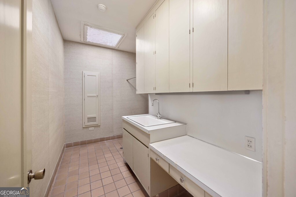 2718 Averett Drive Property Photo 38