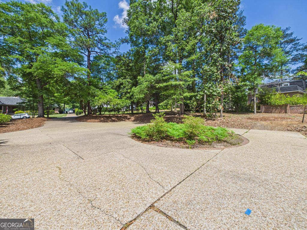 2718 Averett Drive Property Photo 47