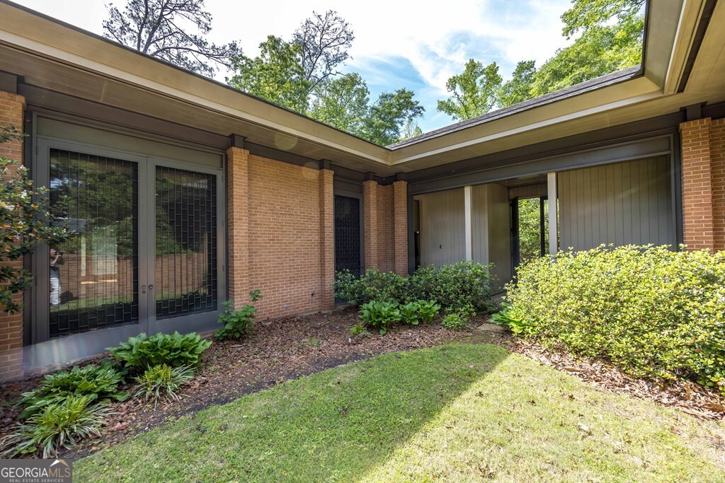 2718 Averett Drive Property Photo 48