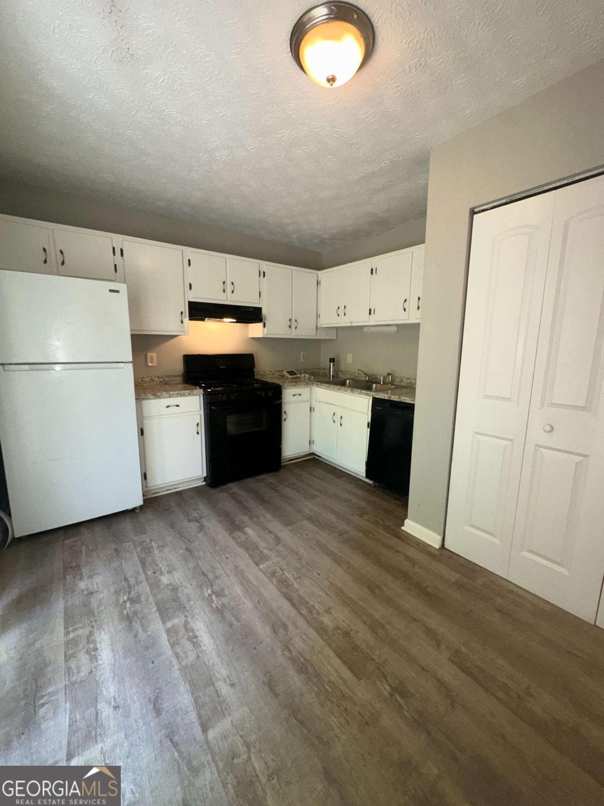 358 Pin Oak Court Sw Property Photo 11