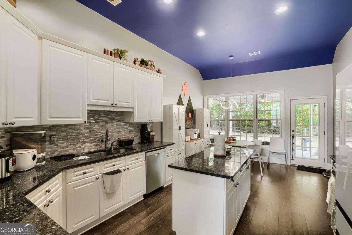 3000 Barimore Place Property Photo 12