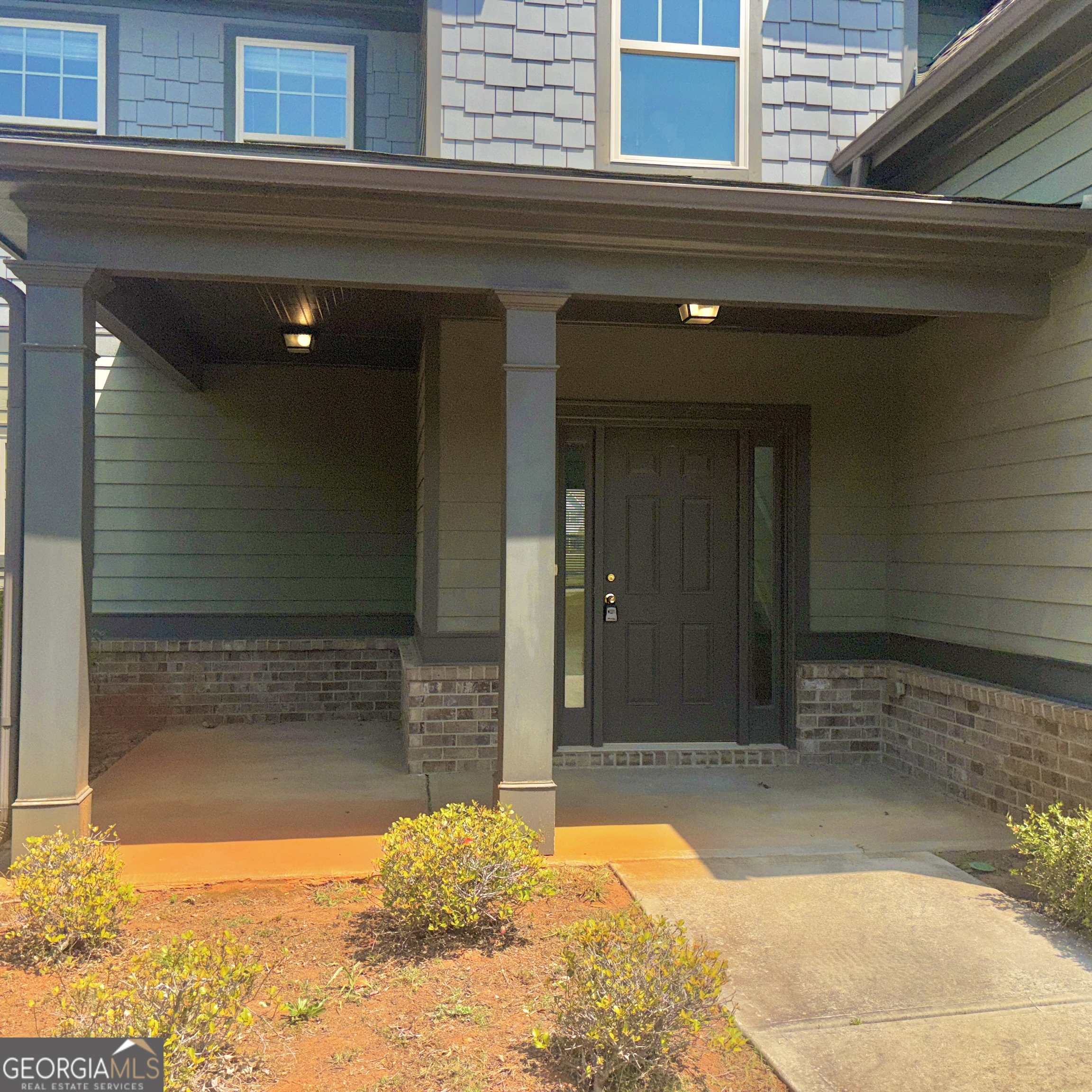 1915 Highland Creek Drive Property Photo 2