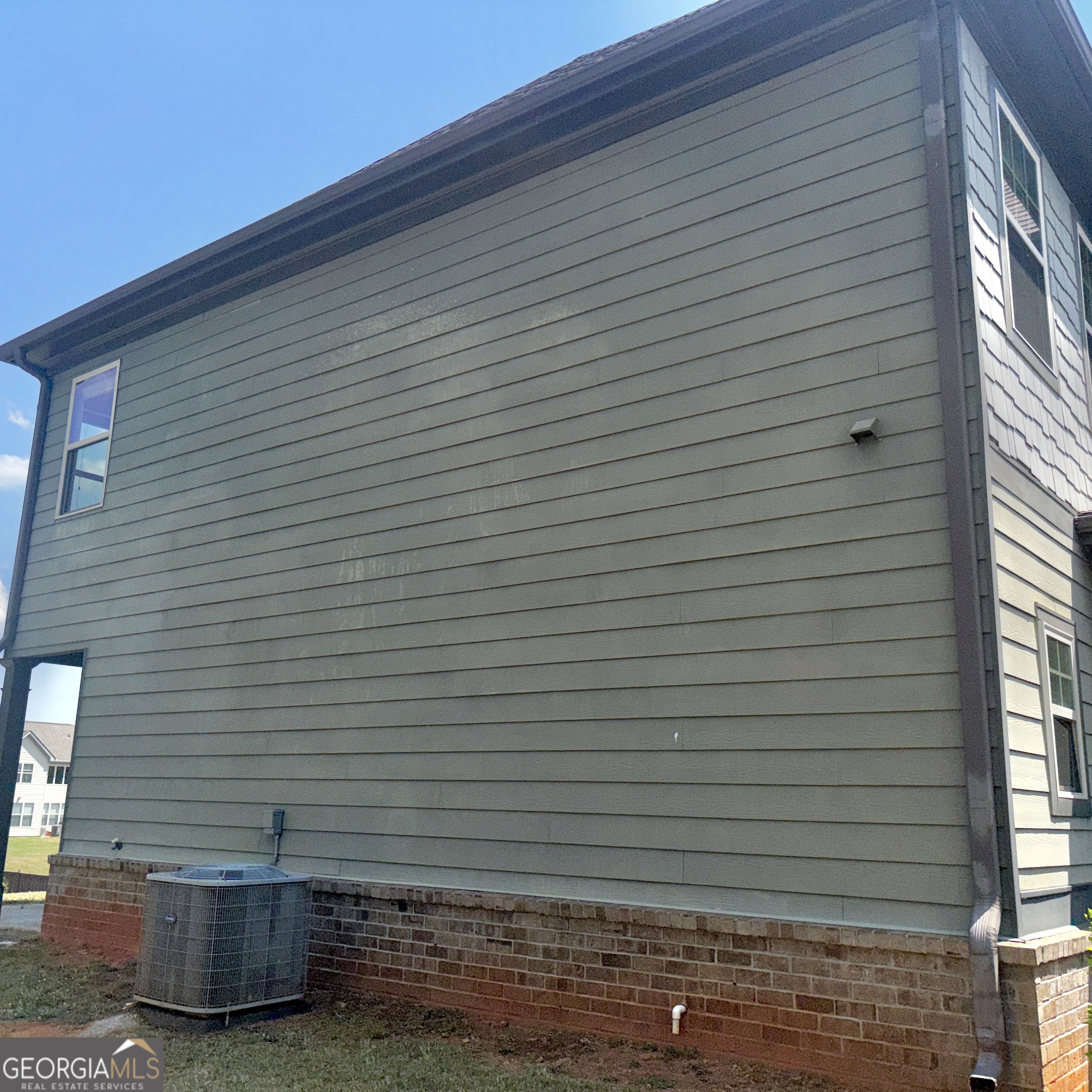 1915 Highland Creek Drive Property Photo 7