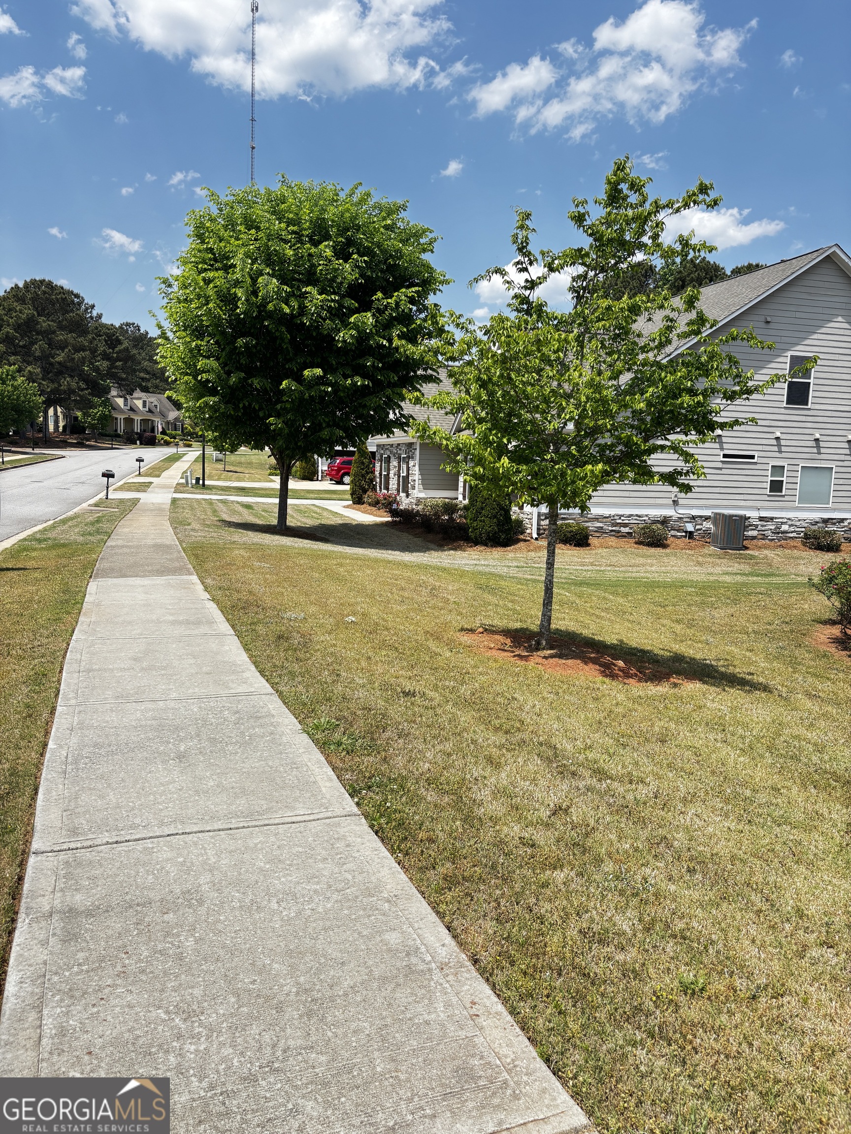 1915 Highland Creek Drive Property Photo 8