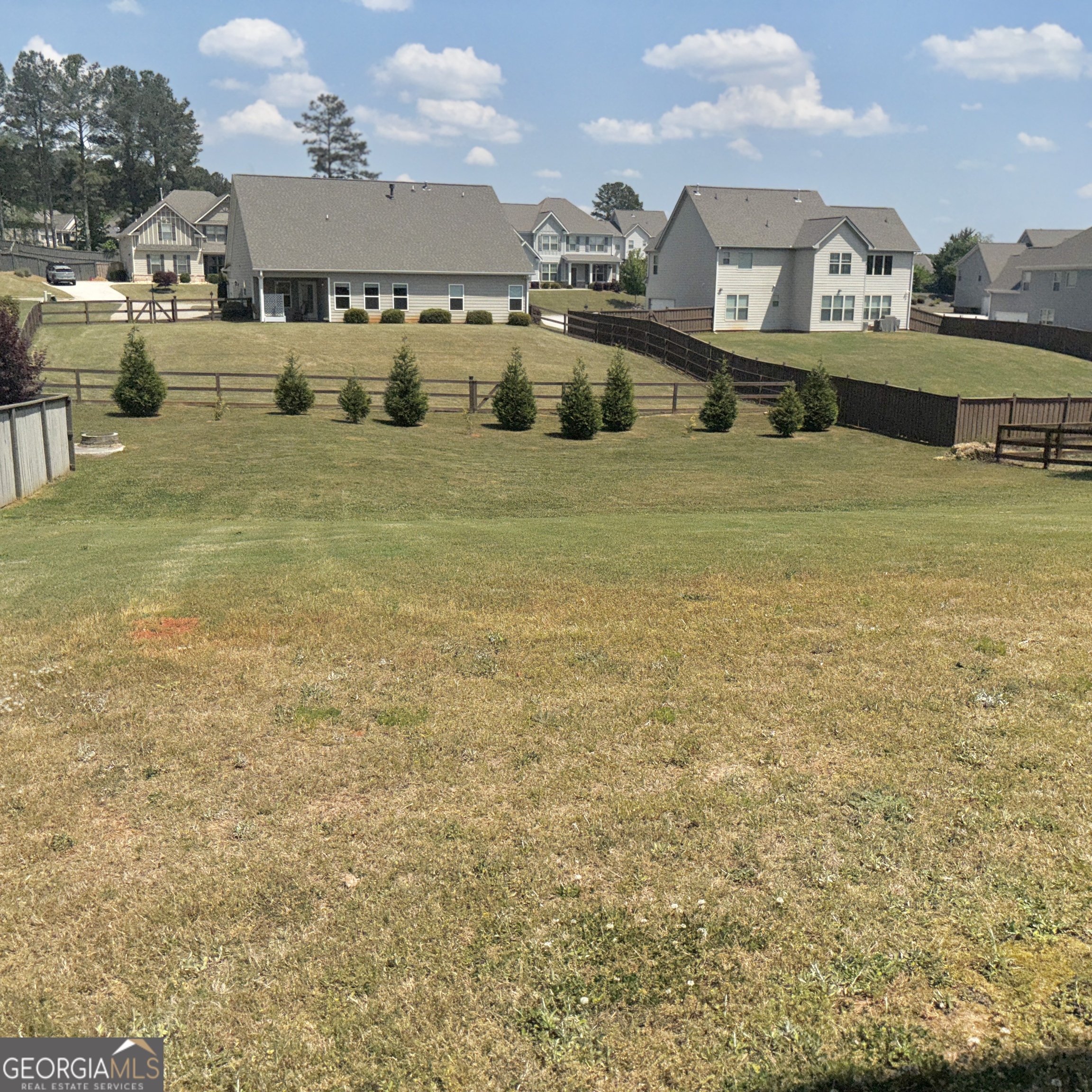 1915 Highland Creek Drive Property Photo 9