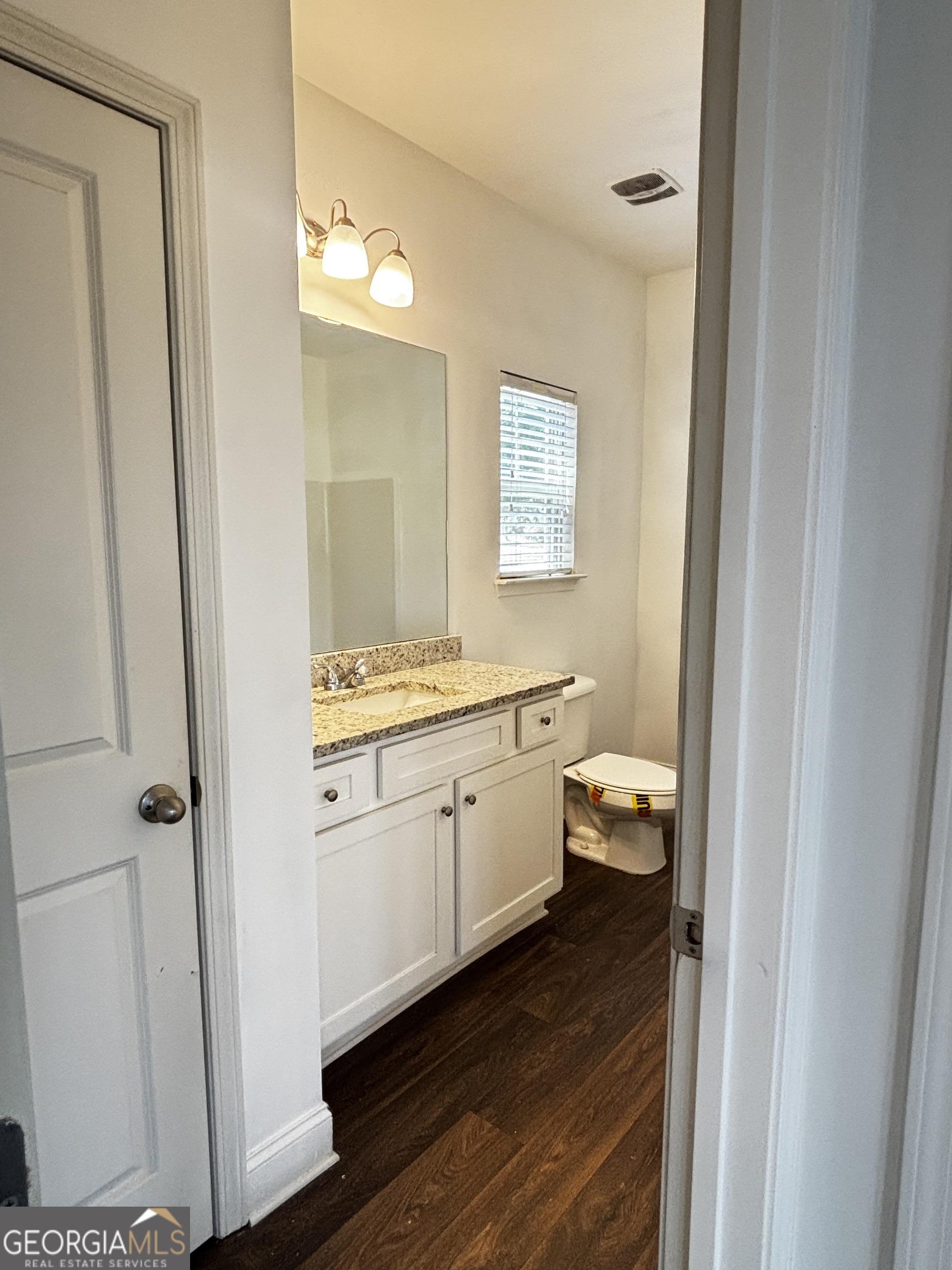 1915 Highland Creek Drive Property Photo 14