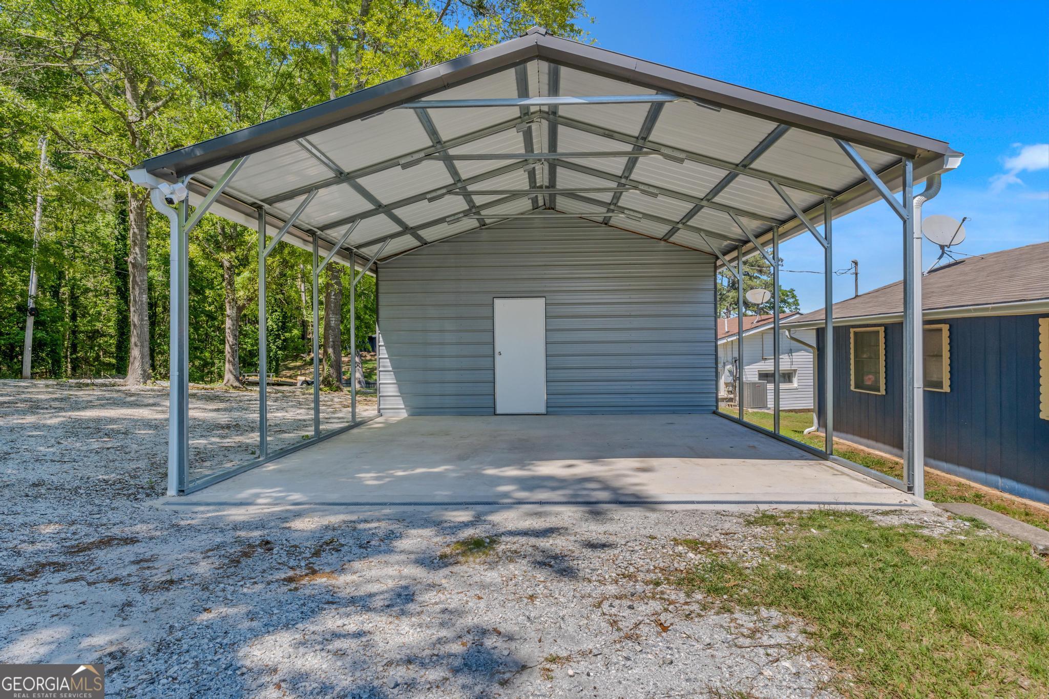 136 Yancey Road Property Photo 7