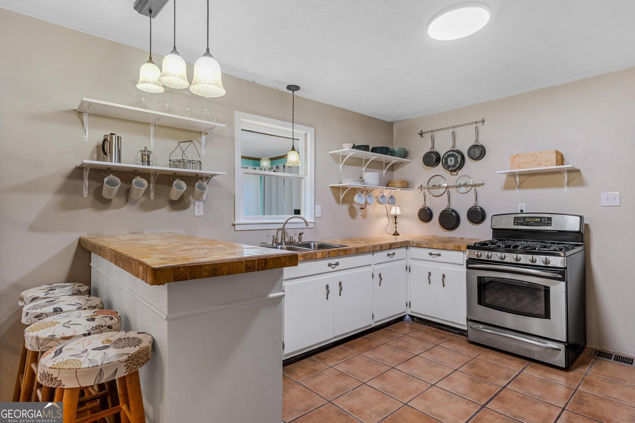 136 Yancey Road Property Photo 12