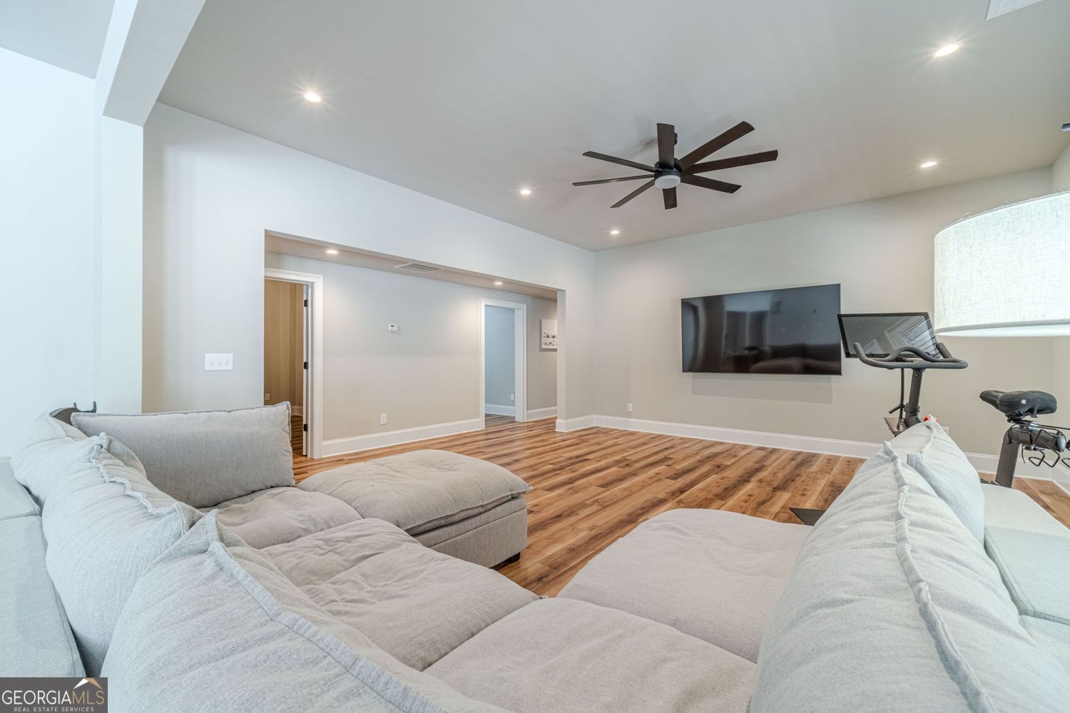 2124 Stonegate Way Property Photo 32