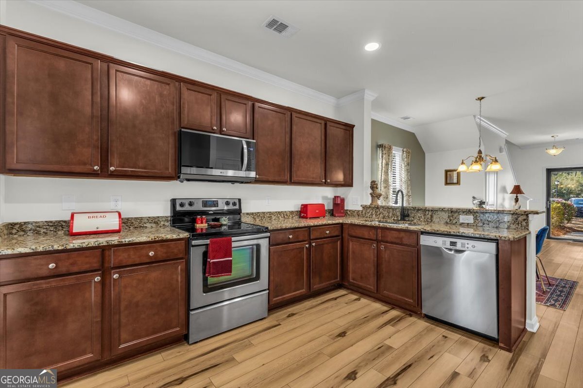 2 Crestview Circle Property Photo 13