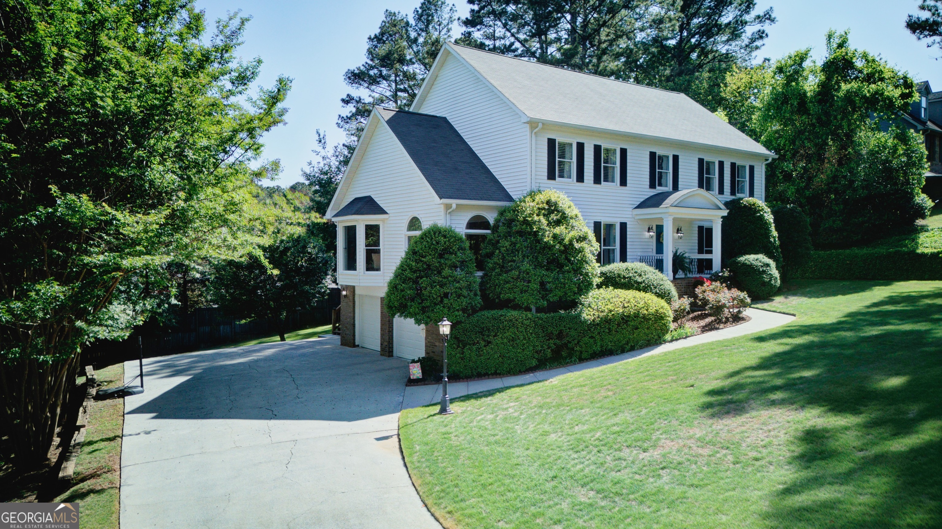 18 Shadowood Drive SE Property Photo 1