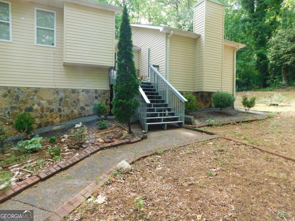 8805 Willow Creek Court Property Photo 3