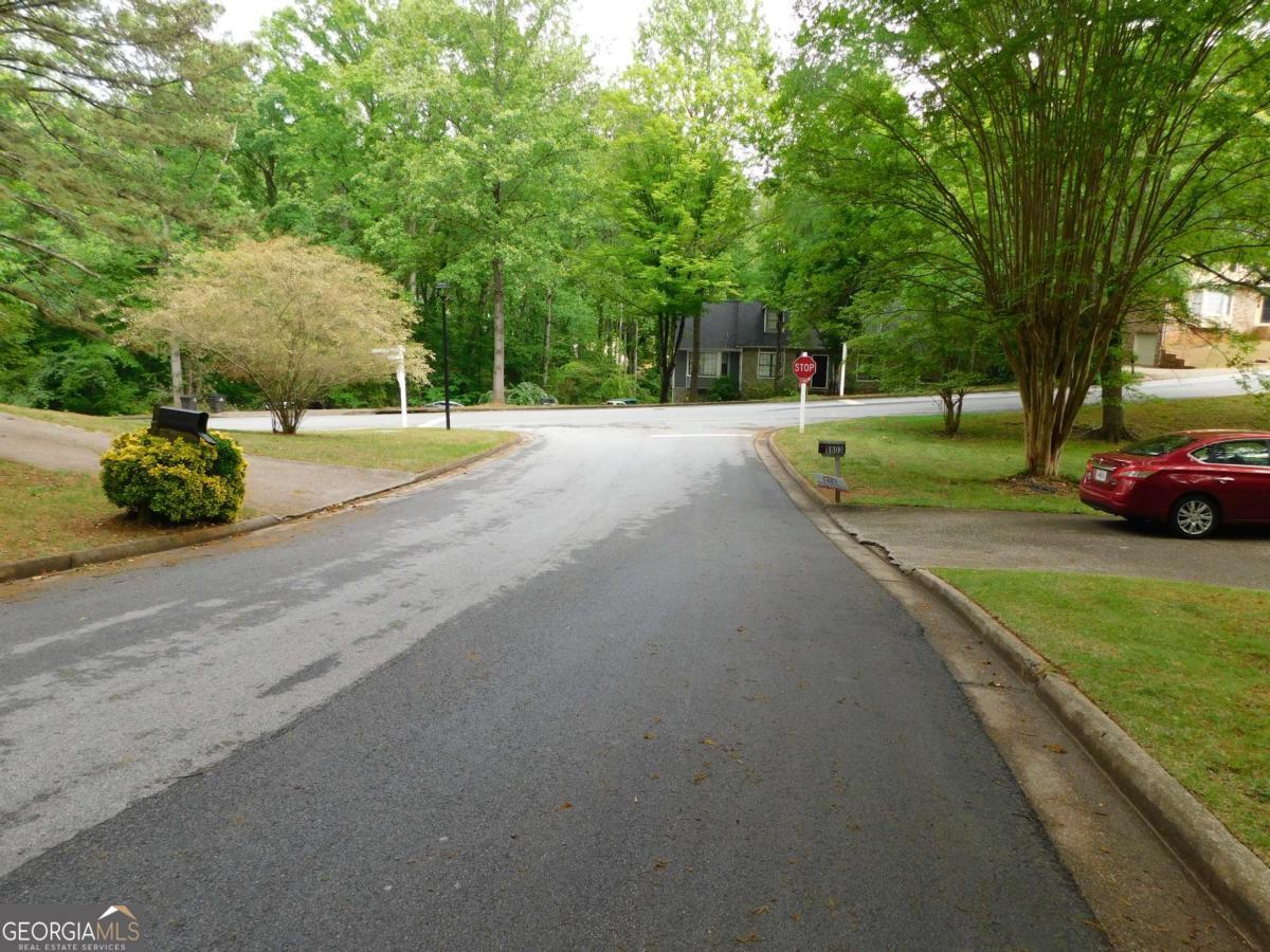 8805 Willow Creek Court Property Photo 4