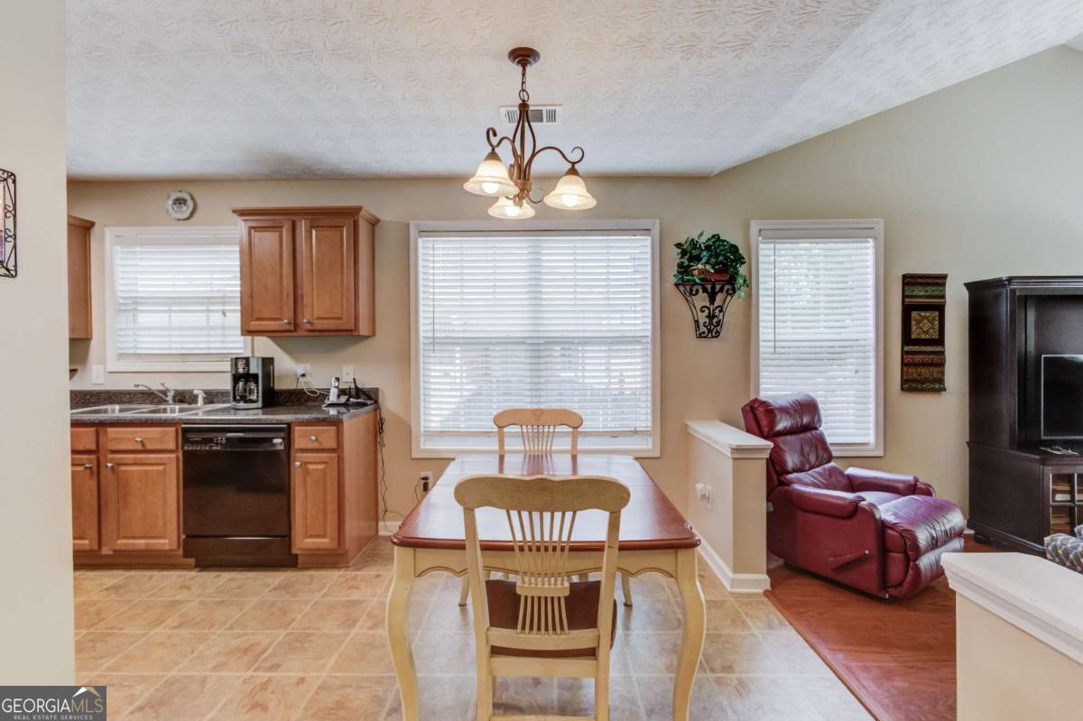 5614 Ashmoore Court Property Photo 10