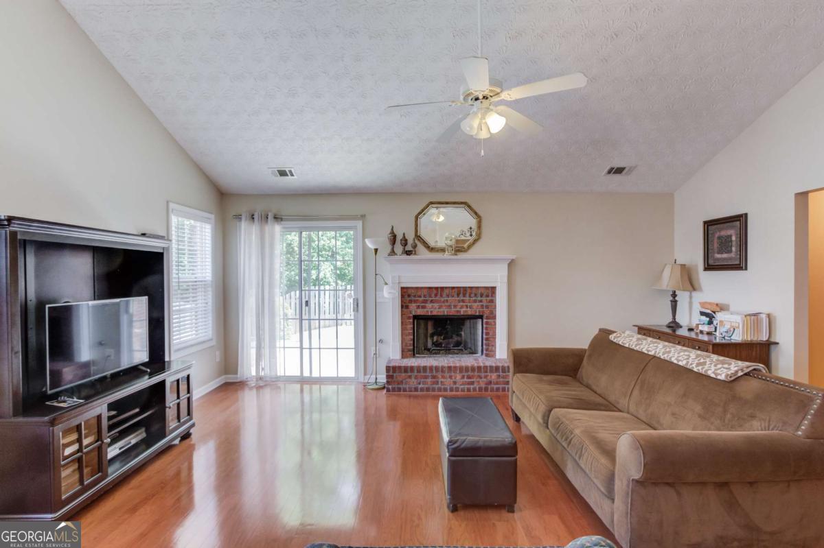 5614 Ashmoore Court Property Photo 14