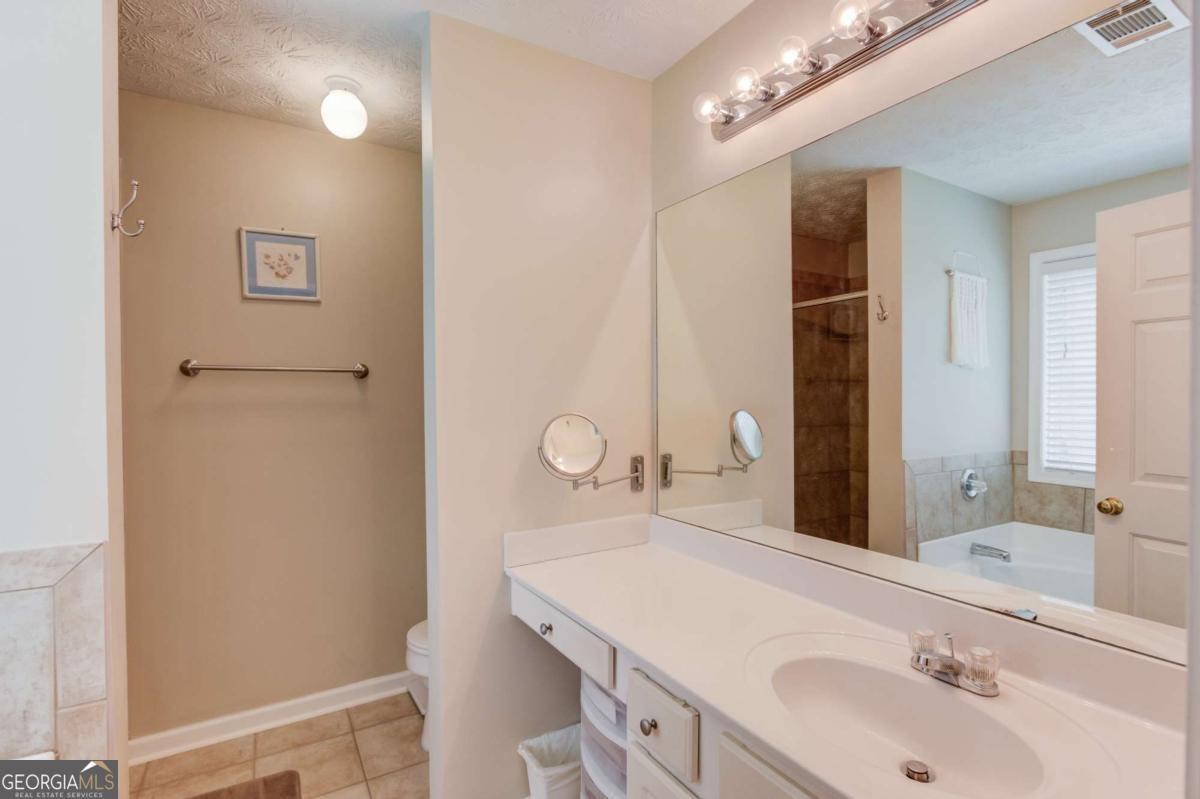 5614 Ashmoore Court Property Photo 20