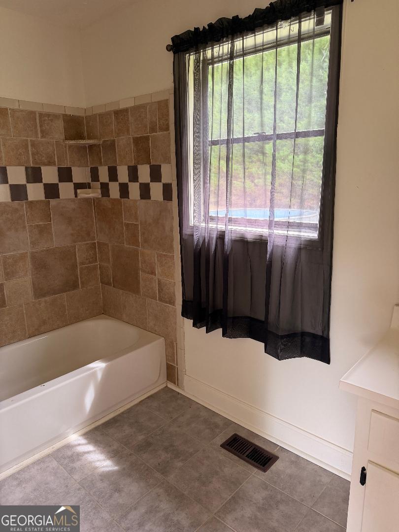 124 Wynn Road Property Photo 6