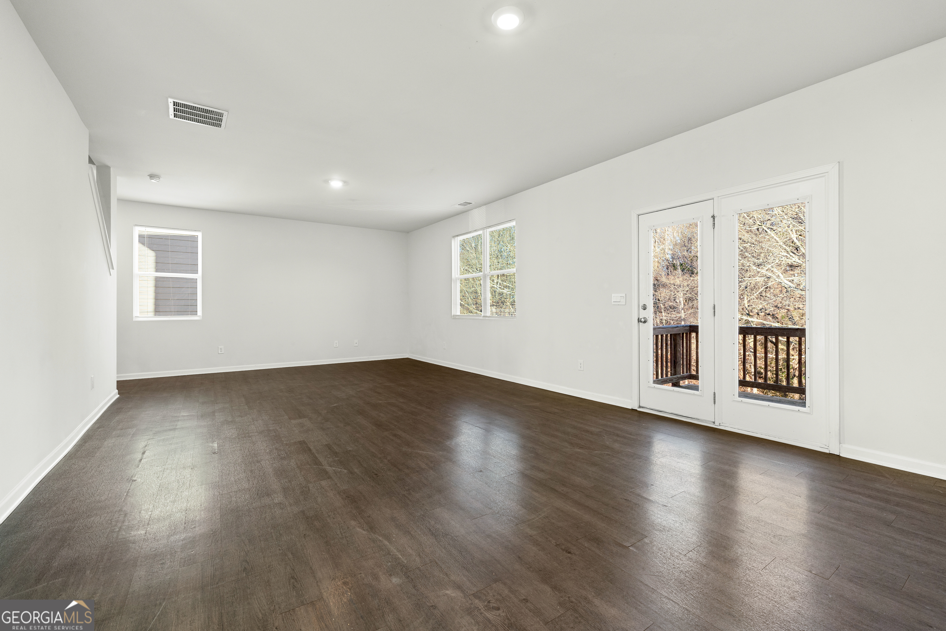 196 Embry Boulevard Property Photo 9