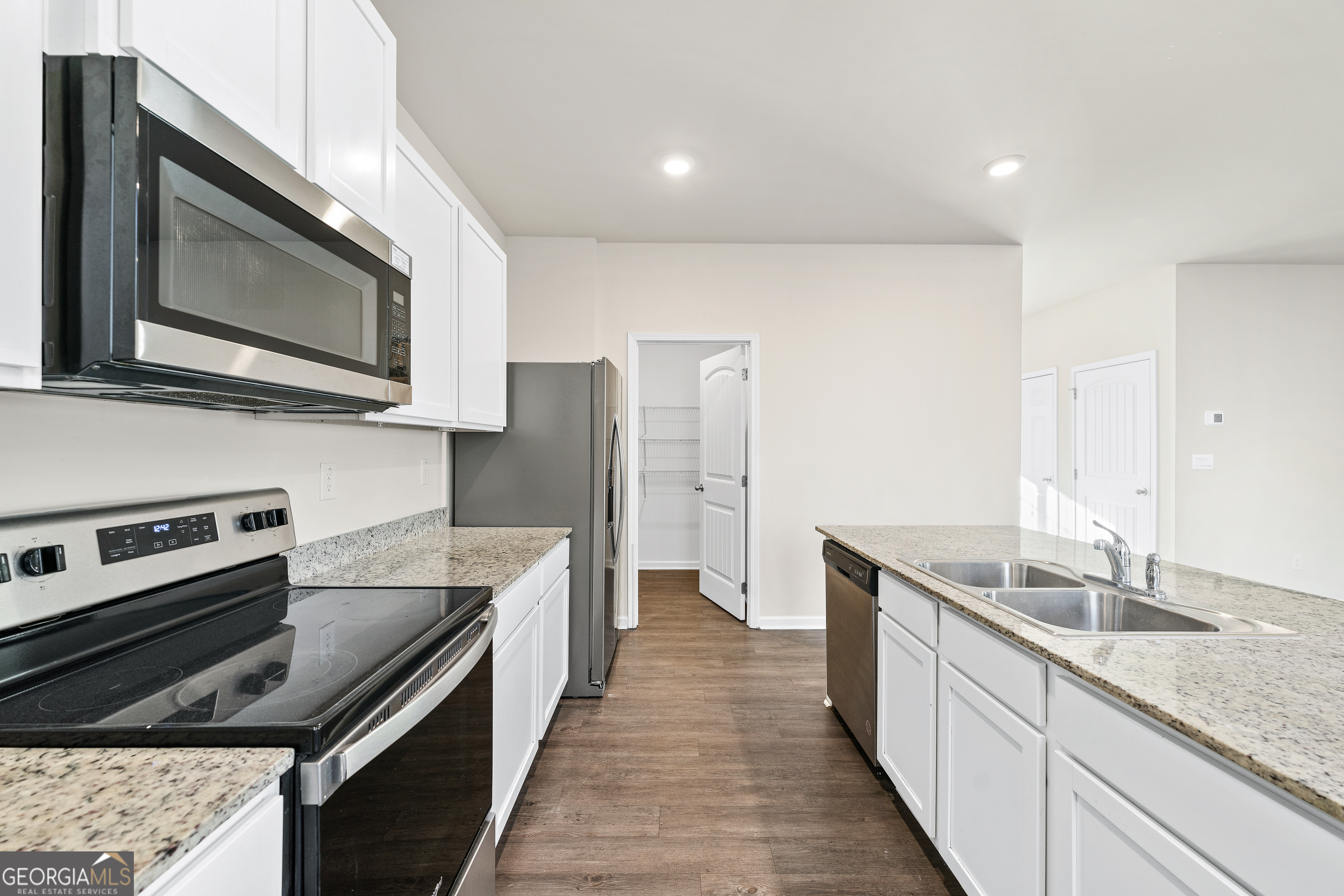 196 Embry Boulevard Property Photo 14