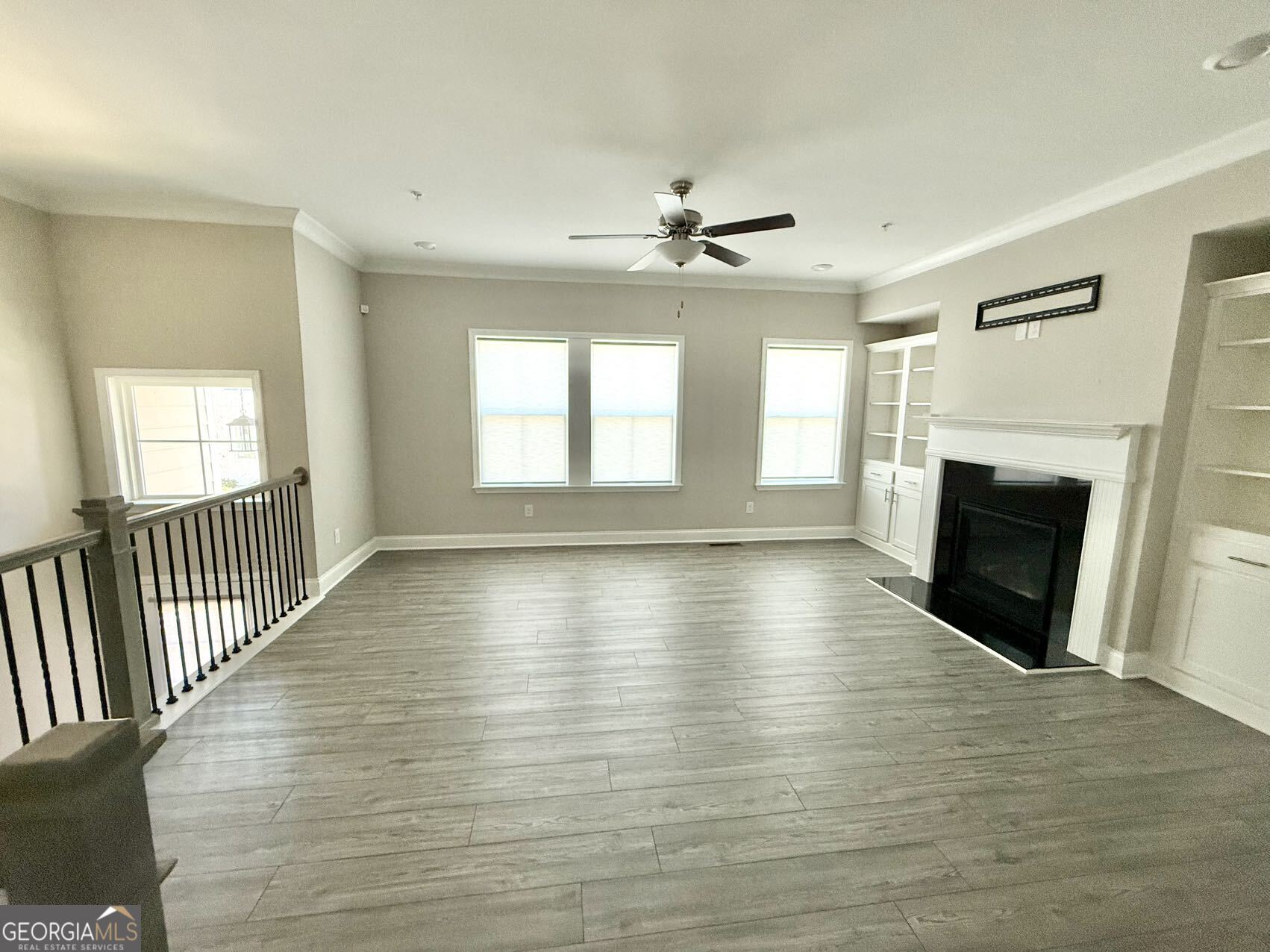 208 Spike Trail Property Photo 4