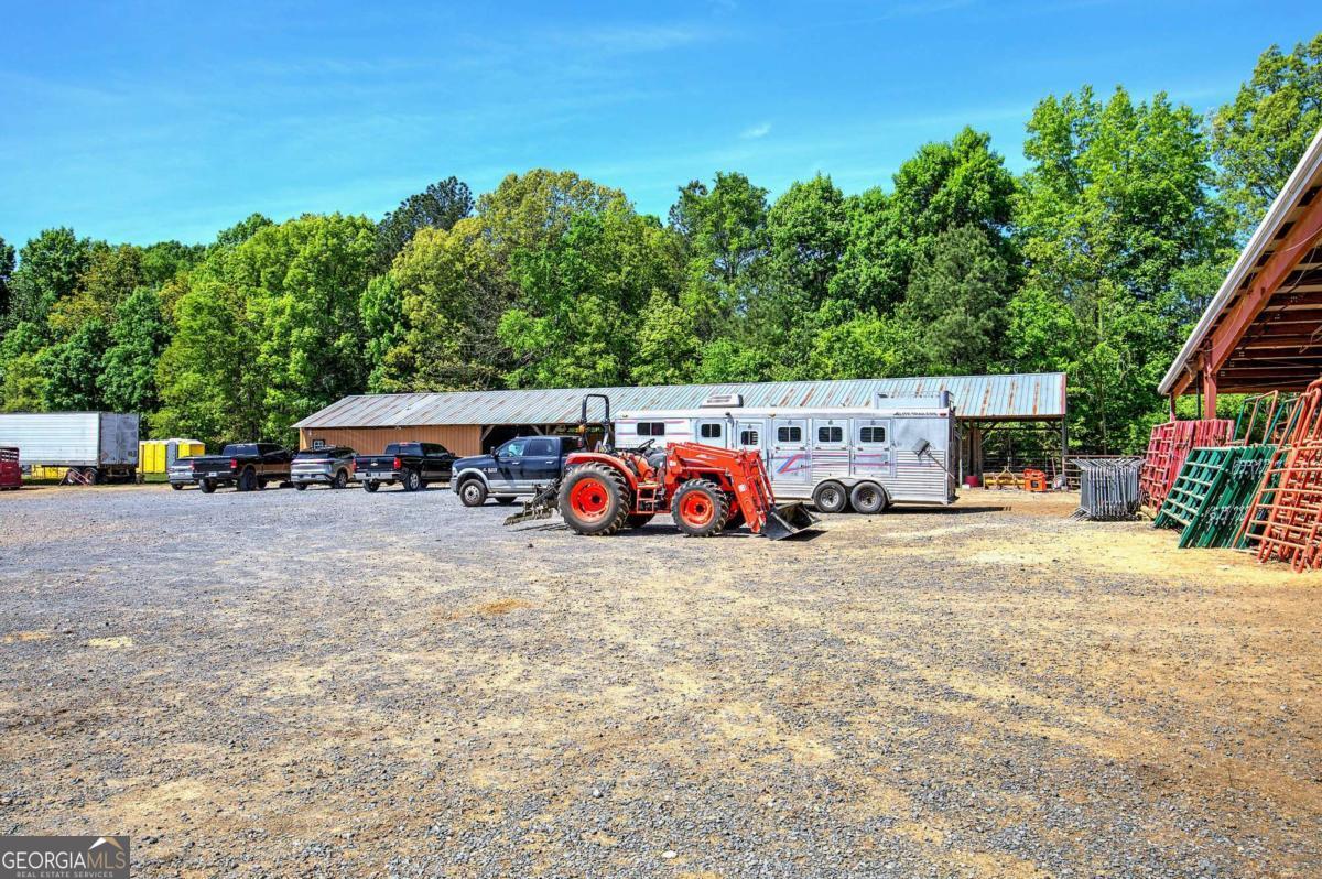 486 County Line Road Property Photo 14