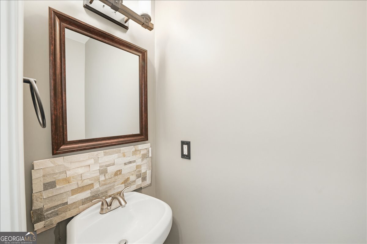 6415 E Hills Court Property Photo 17