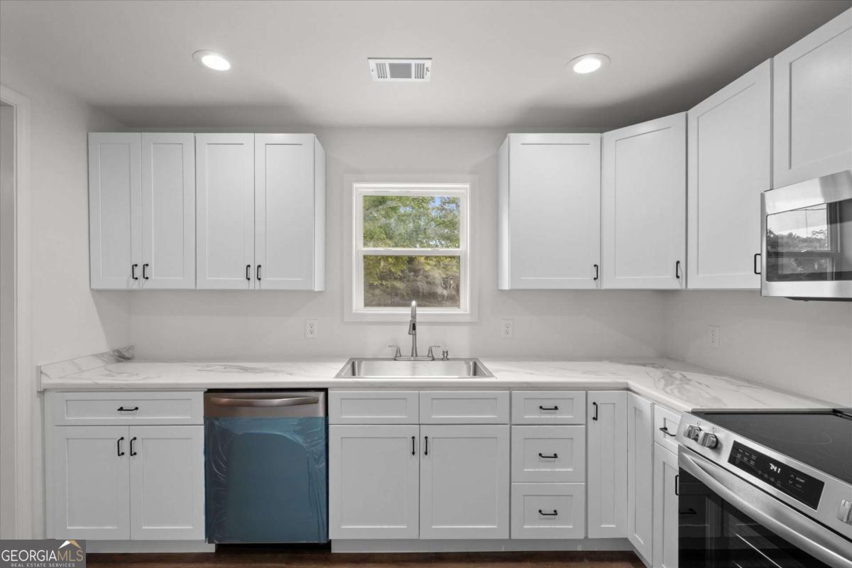315 Bledsoe Street Property Photo 8