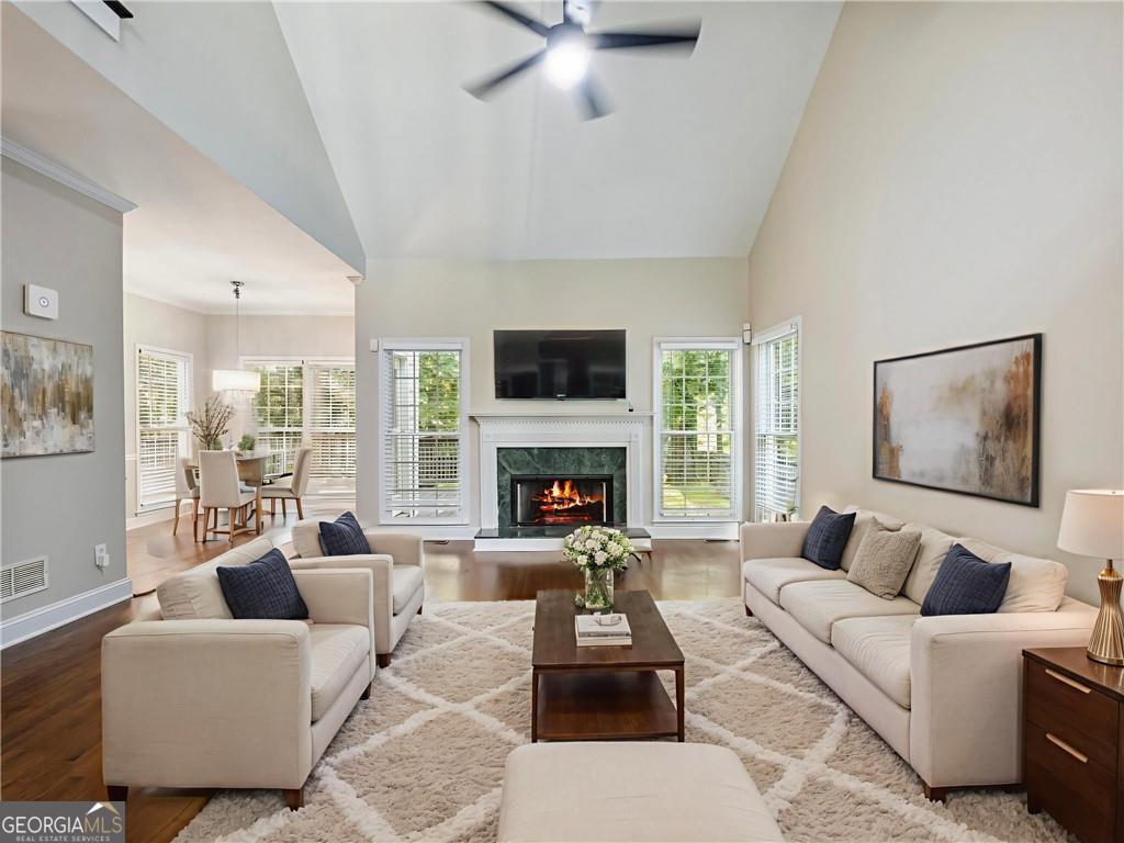 2348 Logan Circle Ne Property Photo 3