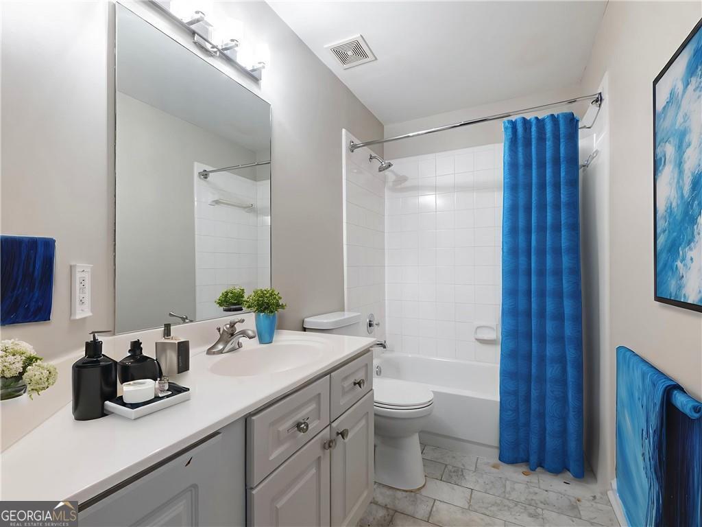 2348 Logan Circle Ne Property Photo 12