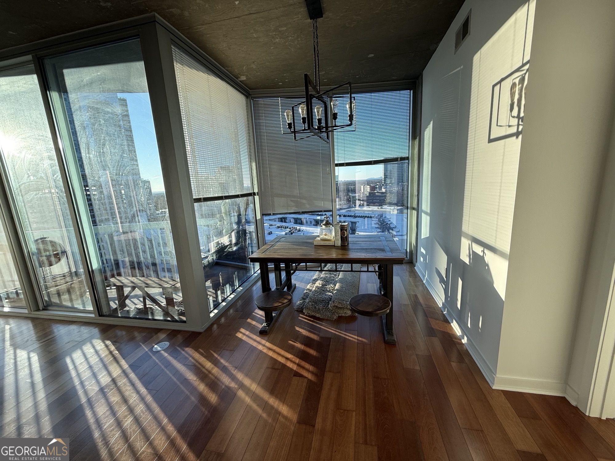 3324 PEACHTREE Road NE # 1218 Property Photo 1