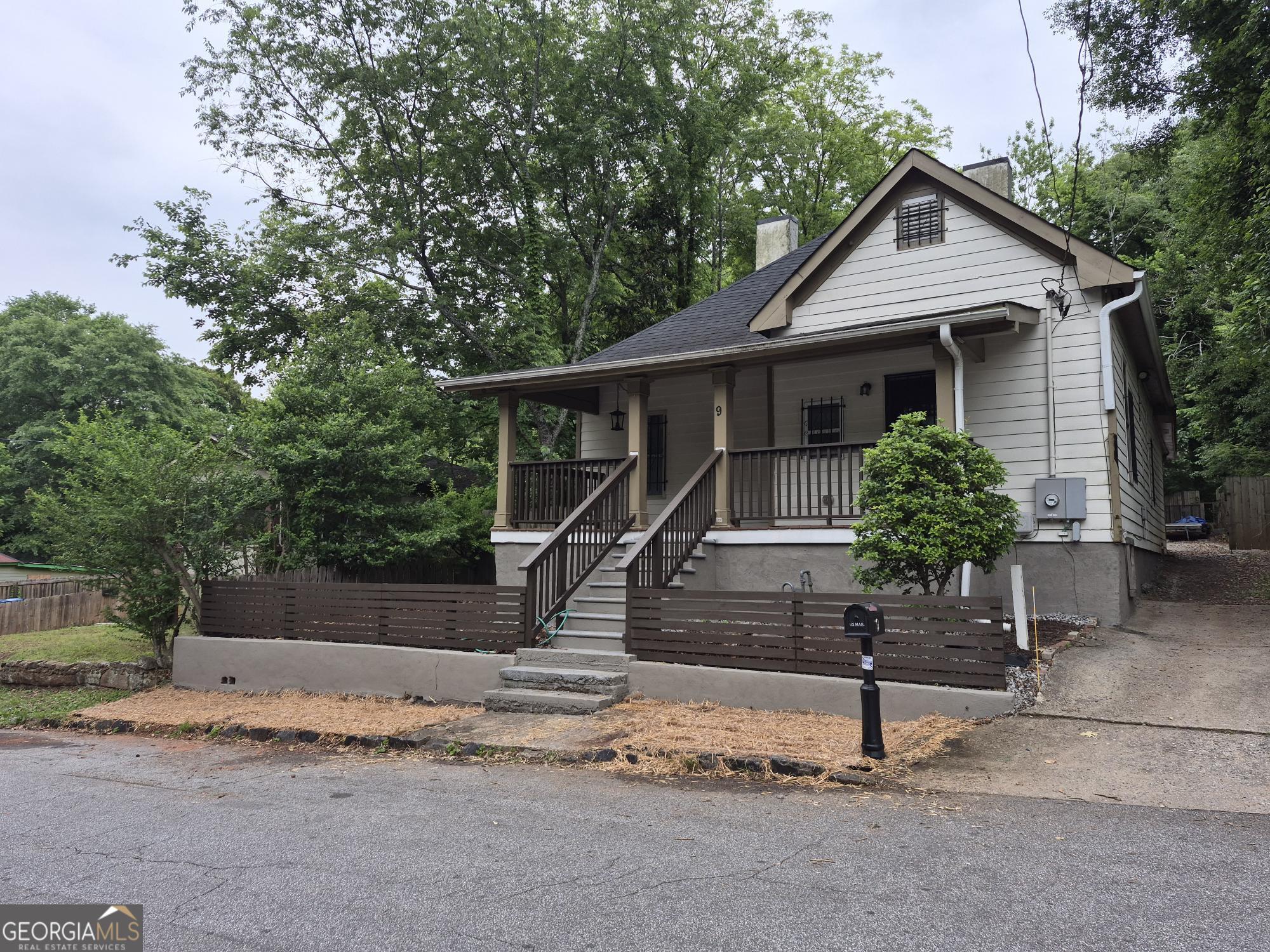 9 Gould Street SE Property Photo 1