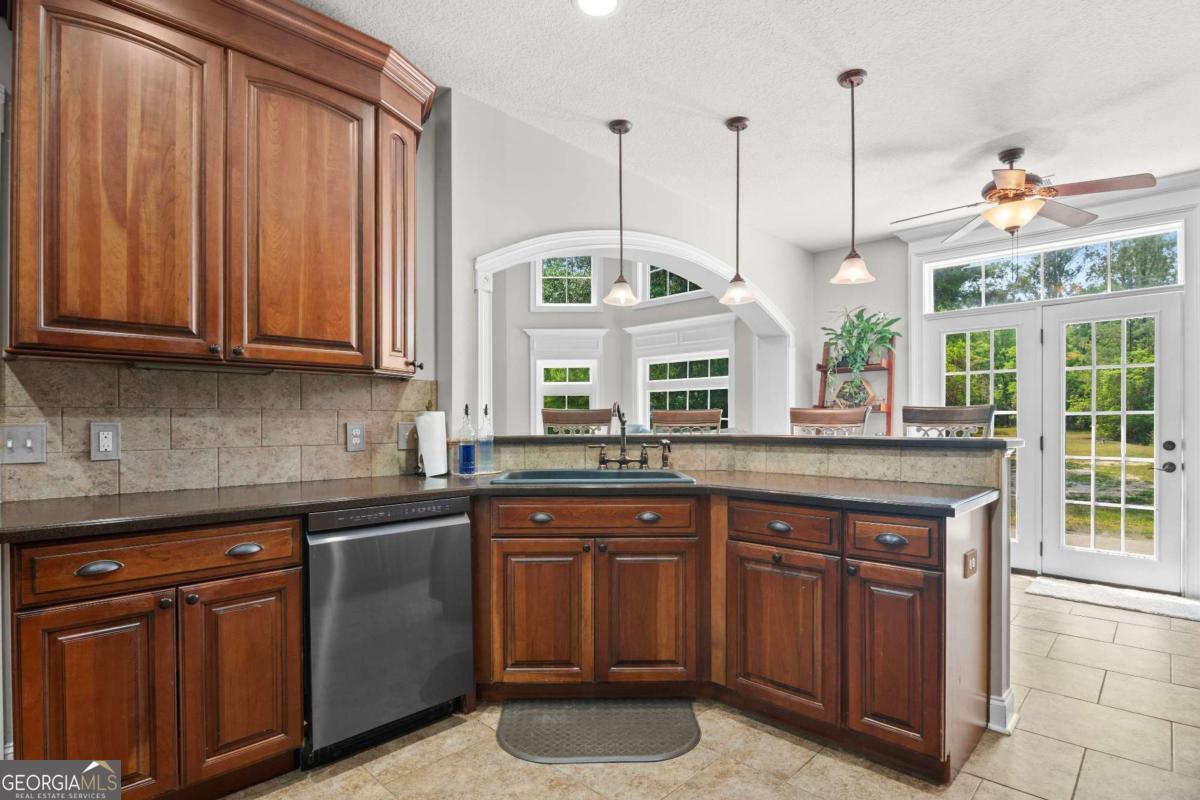 1198 Fiddlers Cove Ne Property Photo 18