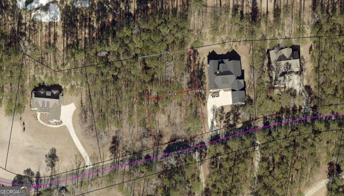 1580 Club Drive Property Photo 2